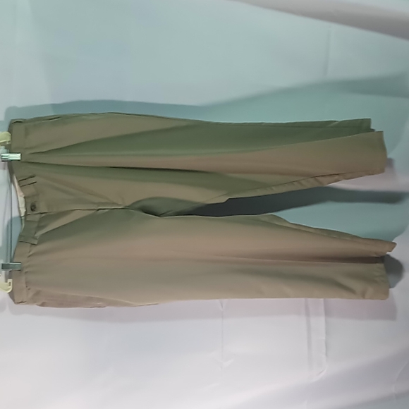 Haggar Generations Khaki trousers size 44W x 30L - Picture 1 of 11